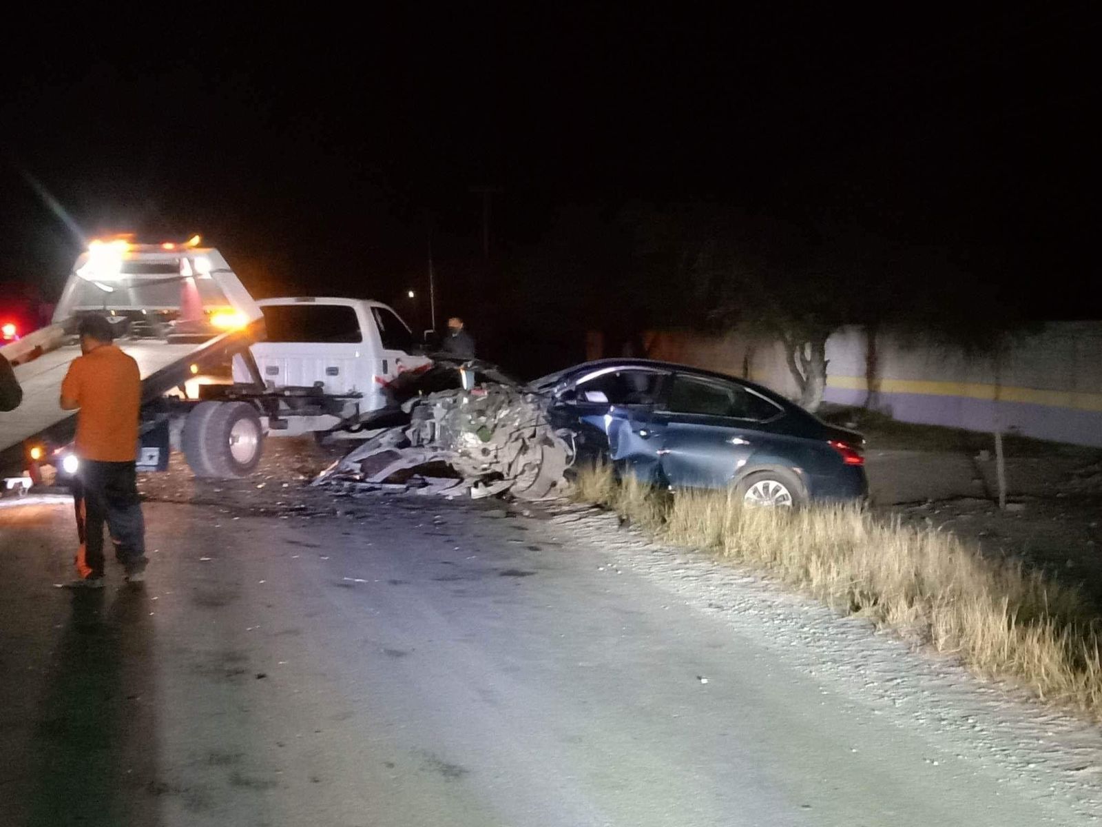Mueren 4; choca auto contra tráiler