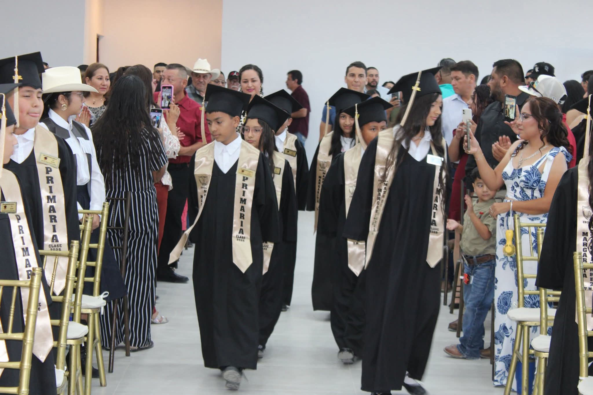 Estiman importante derrama económica por graduaciones