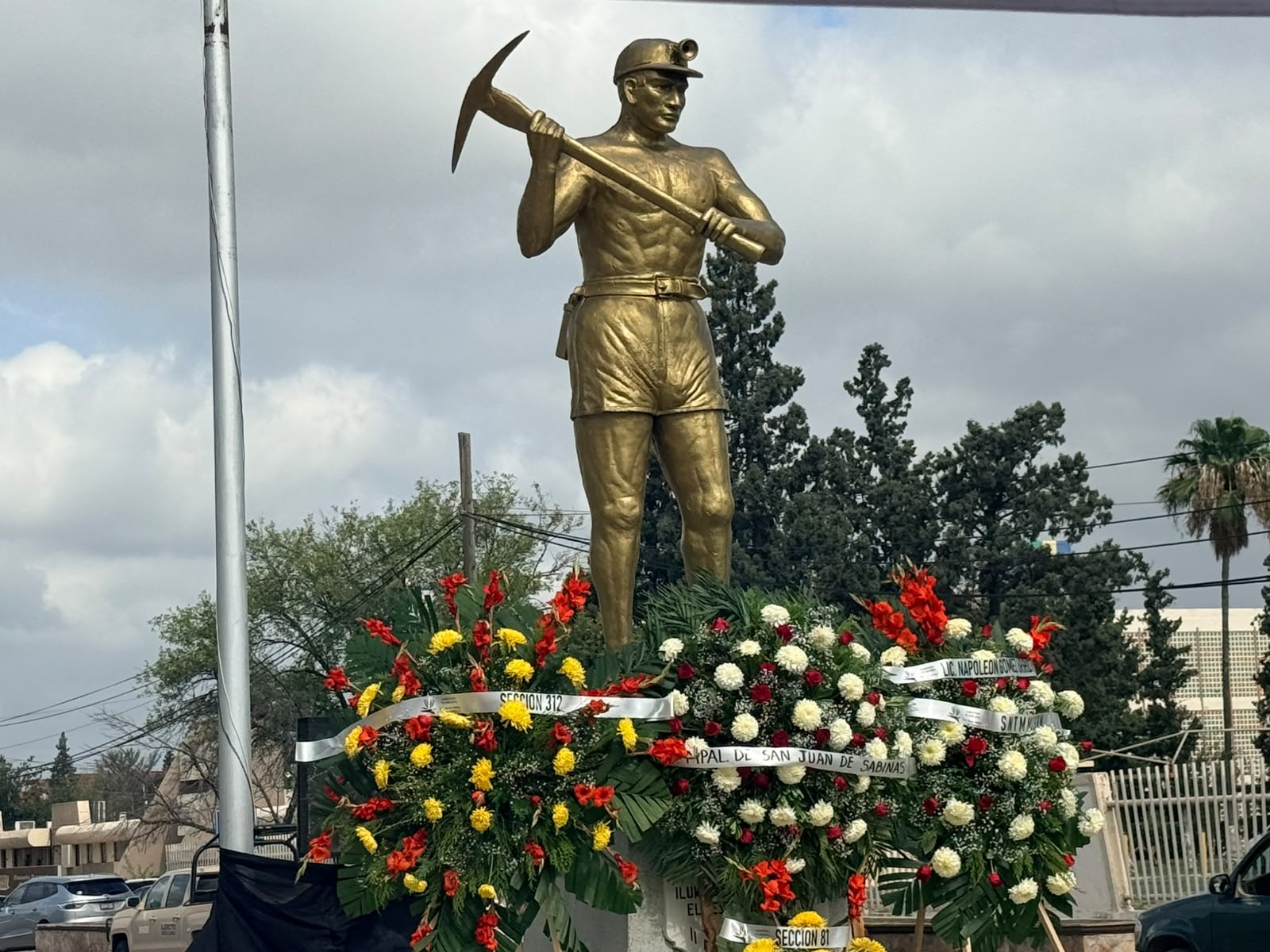 Rinden homenaje a obreros de la RC