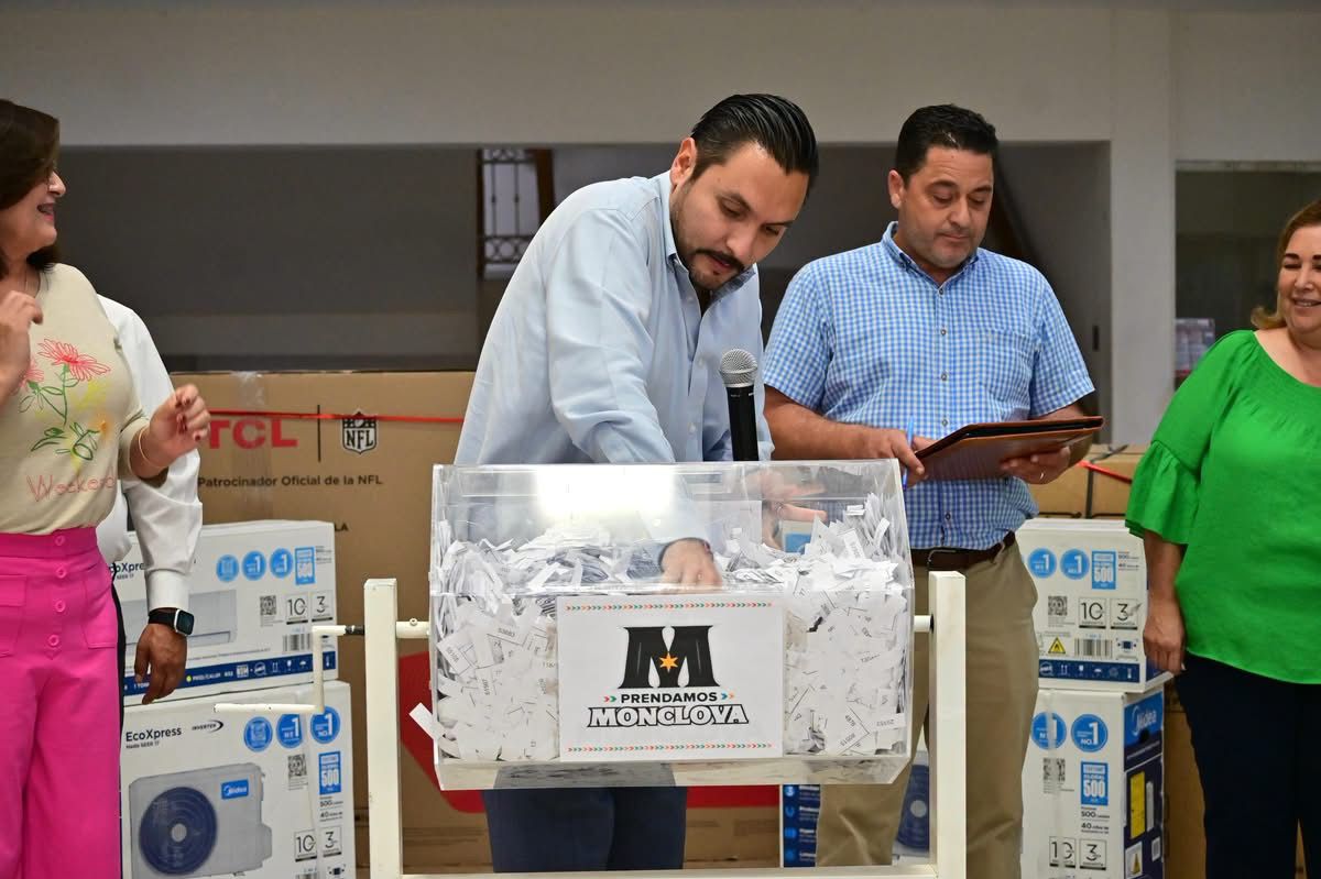 Premian a contribuyentes cumplidos de Monclova