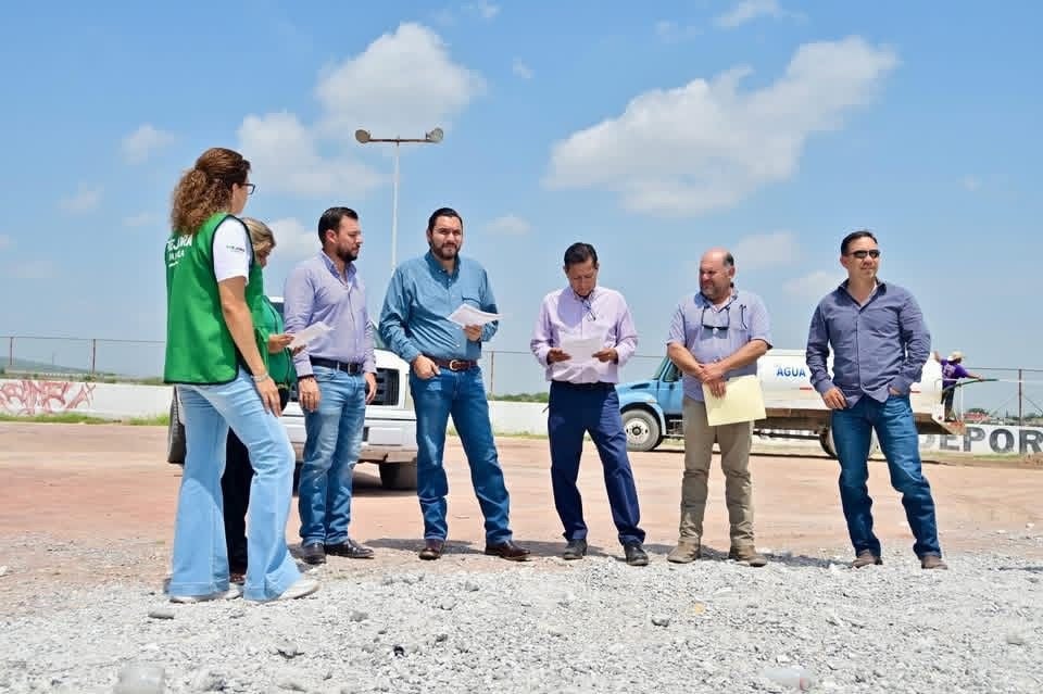 Entrega y supervisa Carlos obras por 6 mdp