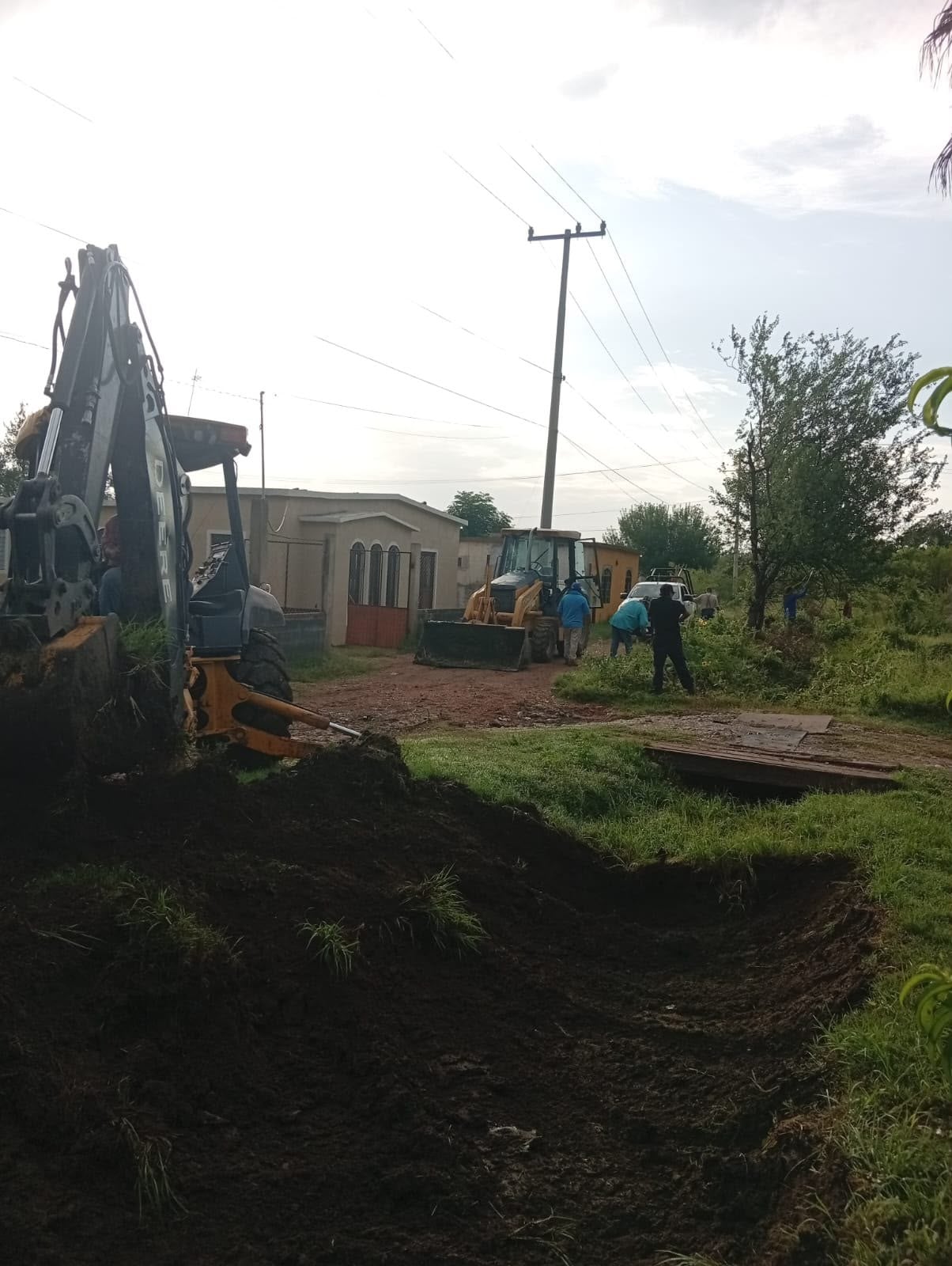 Gobierno Municipal de Múzquiz realiza trabajos de desazolve