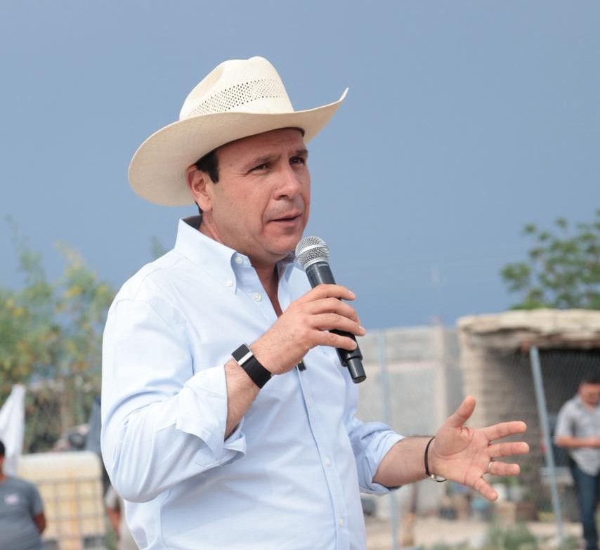 Apoya Fernando a ejidos de Parras