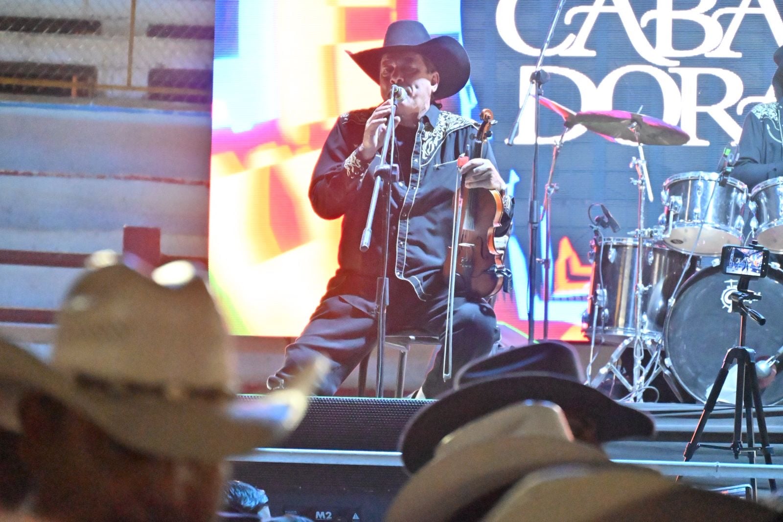 Enciende San Buena Rodeo Wrangler “Ocho Segundos”