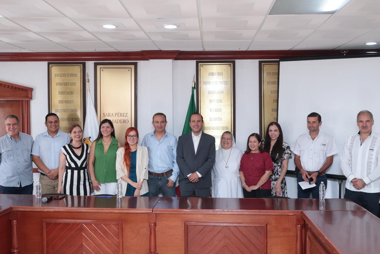 Presentan Universidad Grinker Parras; ofrecerá la carrera de Medicina desde agosto
