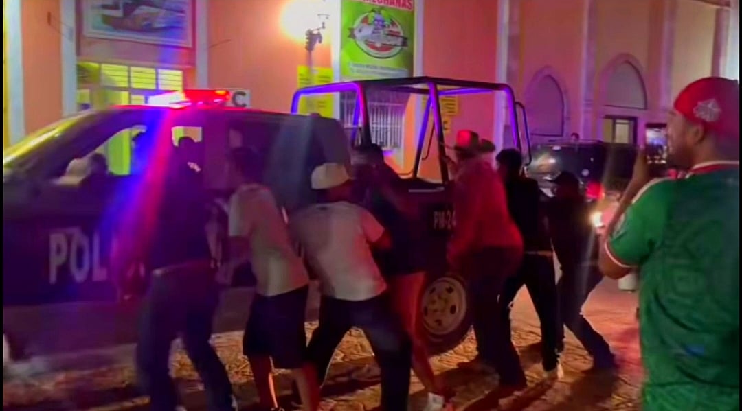 Festejan con vandalismo el descalabro del Tricolor