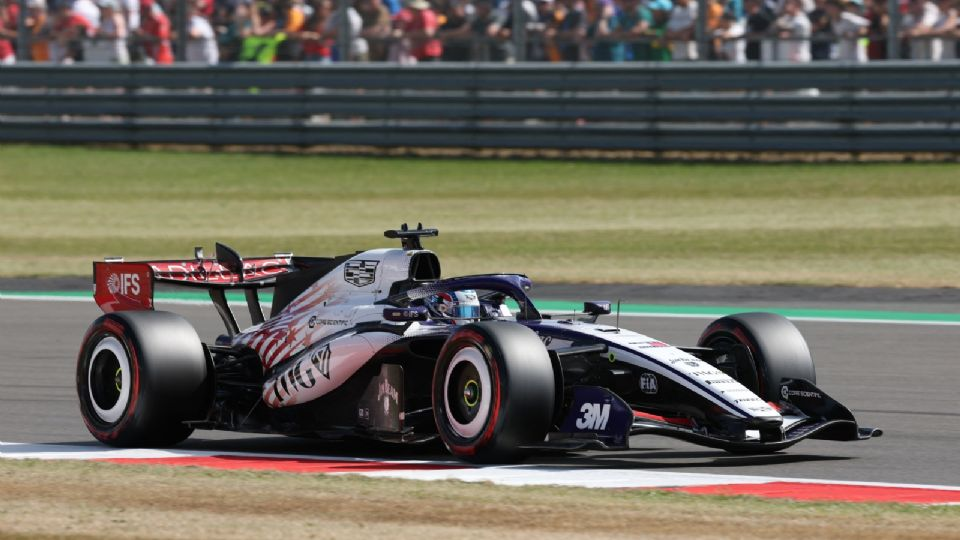 Checo Pérez arrancará en la posición 20 en el GP de Gran Bretaña