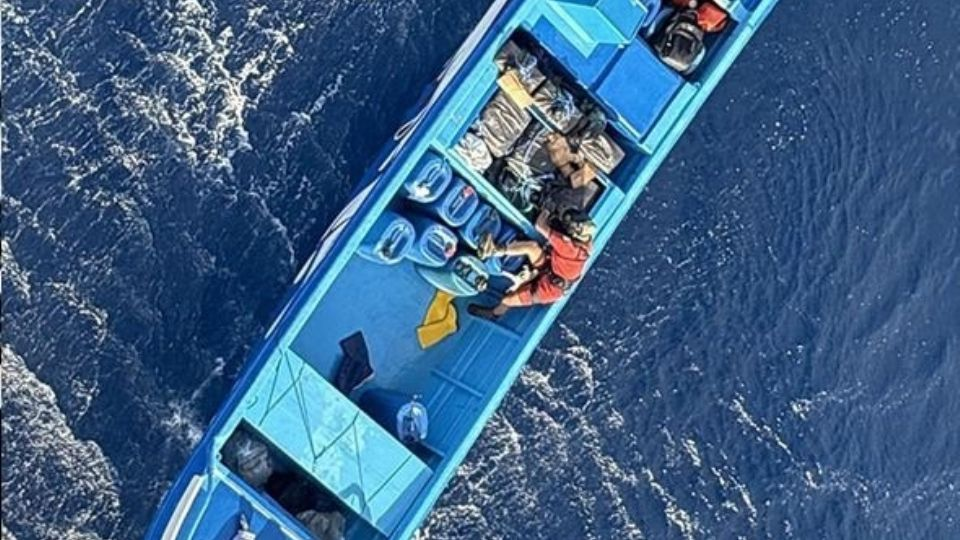 Marina decomisa casi tres toneladas de c*caína frente a las costas de Oaxaca; hay cuatro detenidos
