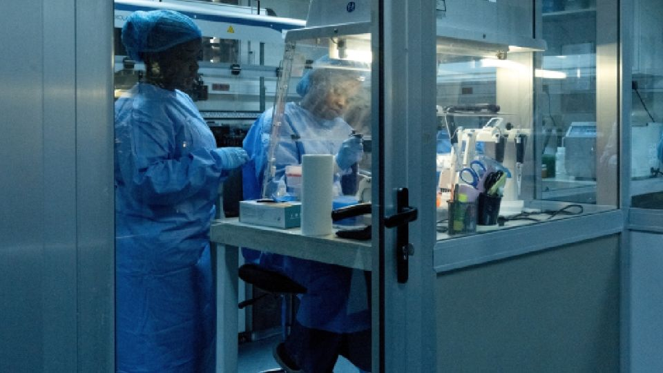 Se eleva a 492 la cifra de decesos por ébola en el Congo; hay más de mil 500 casos confirmados