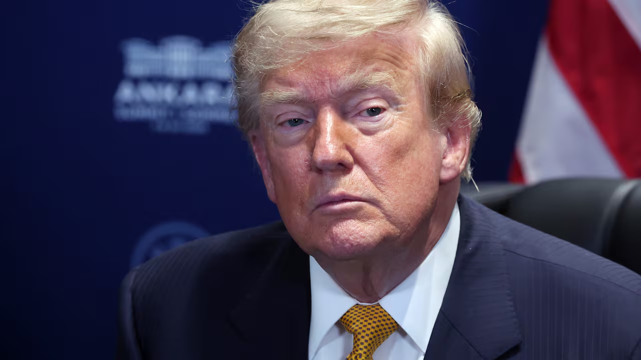 «Se están portando muy mal»: Trump amenaza con atacar esta noche a Irán tras dar por acabada la tregua