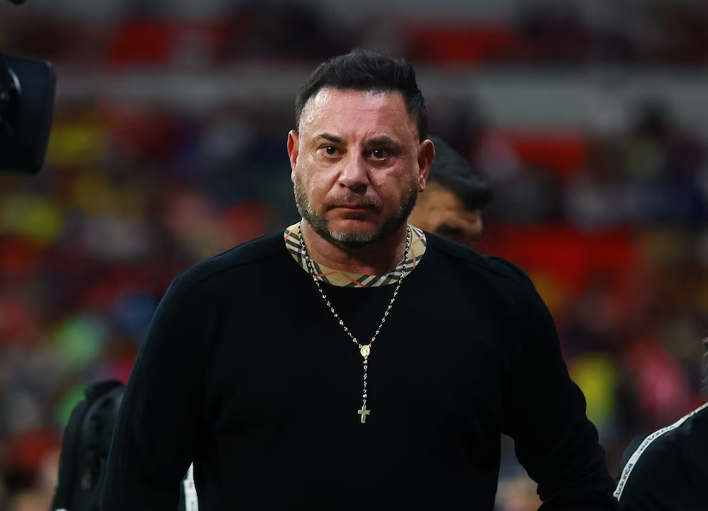 Antonio Mohamed respalda a Aguirre y asegura que México merecía seguir en el Mundial 2026