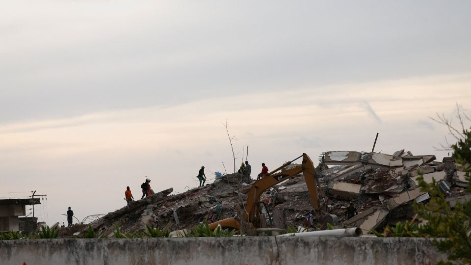 Rescatistas mexicanos salvan a dos personas con vida y recuperan 92 cuerpos tras los sismos Venezuela