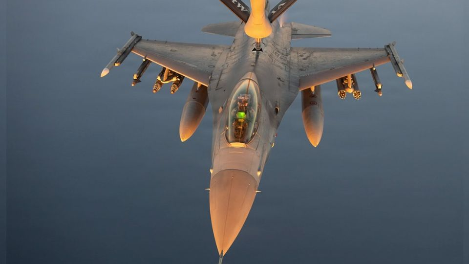 Estados Unidos lanza su cuarta ofensiva en una semana contra Irán tras ataque a un buque en Ormuz