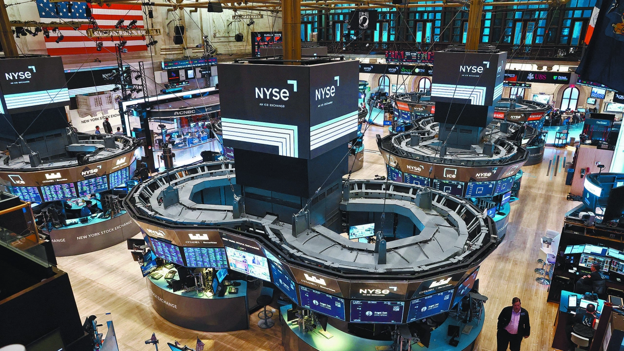 Wall Street cae con atención en Oriente Medio; empresas de chips lideran las pérdidas