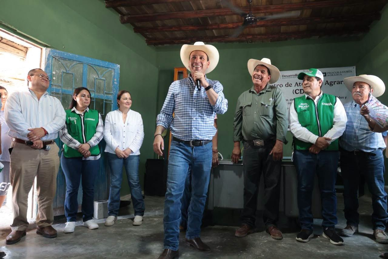Llevan programas y obras a ejidos de Parras