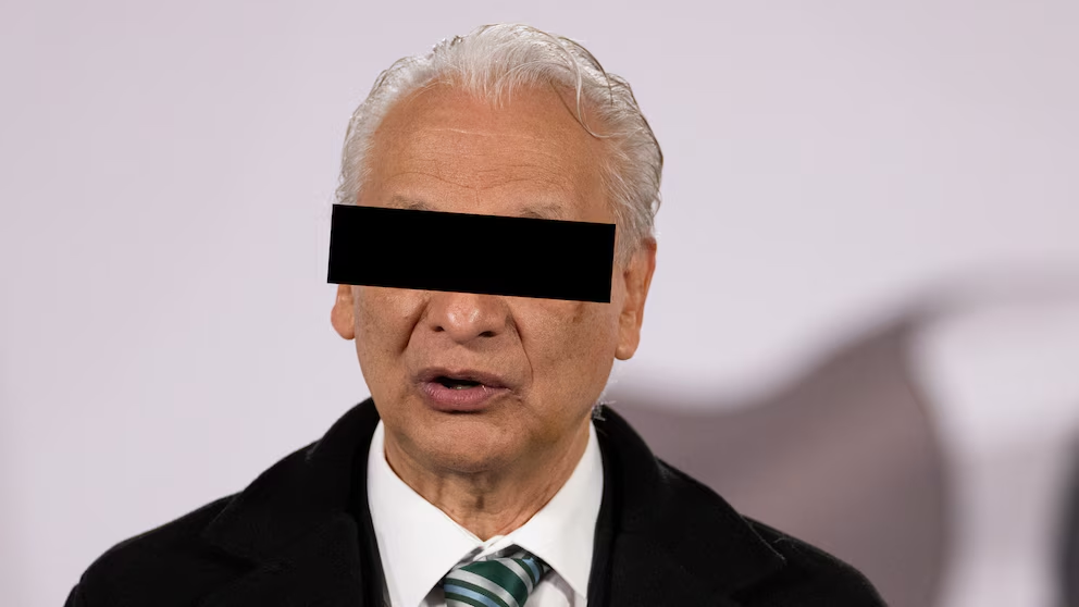 Exdirector de Pemex saldrá de prisión para llevar su proceso por violencia contra su esposa en libertad