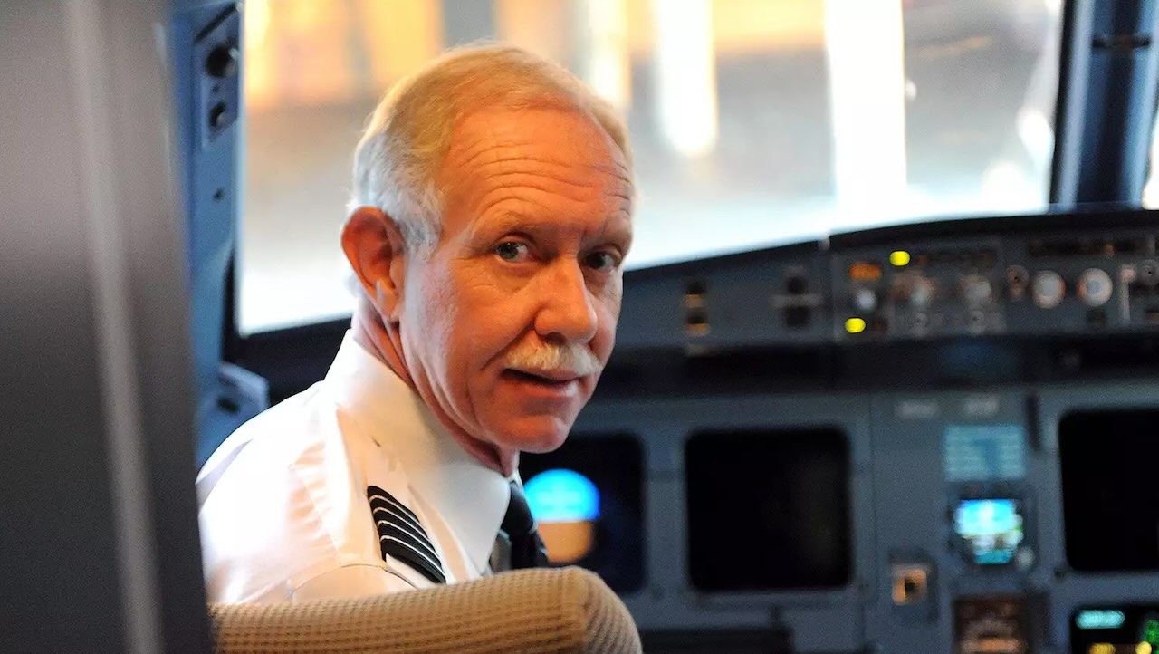 El héroe interpretado por Tom Hanks, Capitán «Sully», reveló que padece Alzheimer