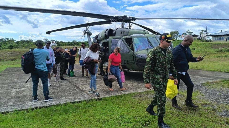Rescatan a 39 personas secuestrad4s por el ELN en Colombia; mueren dos soldados en operativo
