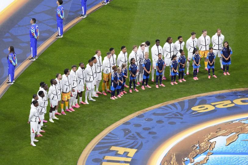 «¡El que no salte es inglés!», afición de Argentina calla el himno de Inglaterra
