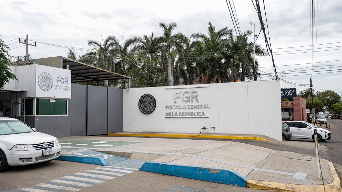 Segundo despido en la FGR: Remueven a fiscal Óscar Langlet por negarse a archivar una investigación