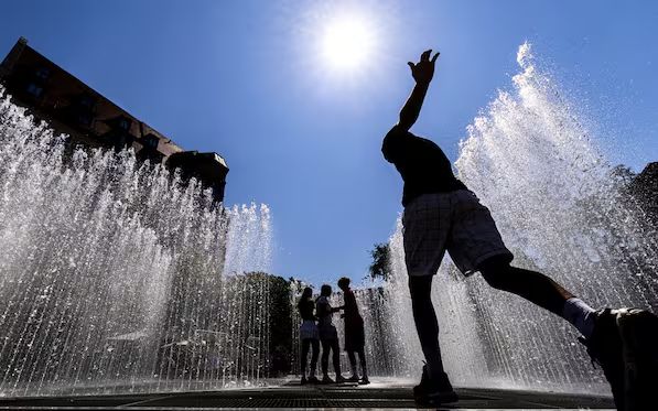 Calor extremo deja más de 3 mil muert*s en Francia y Bélgica; ola de altas temperaturas es la más intensa jamás registrada en Europa